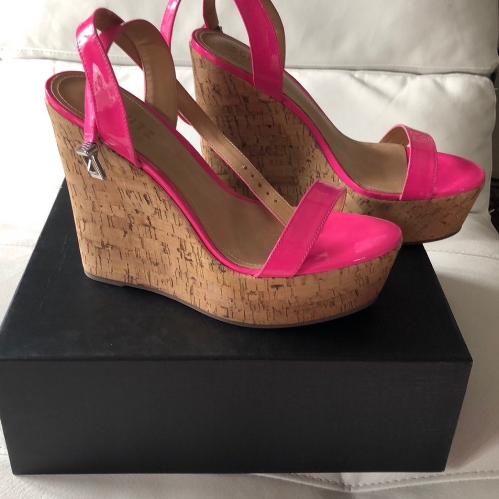 Pink Wedge Schiltz